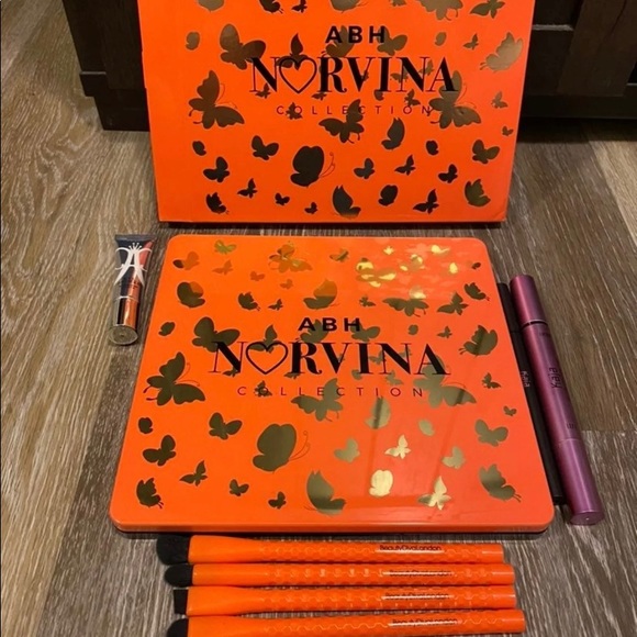 ABH Norvina with extras